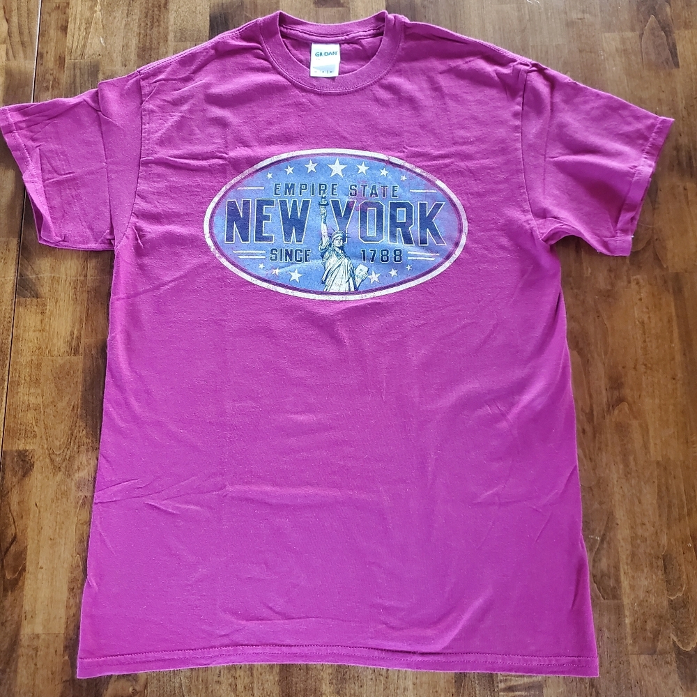 New York Graphic Tee Size Medium